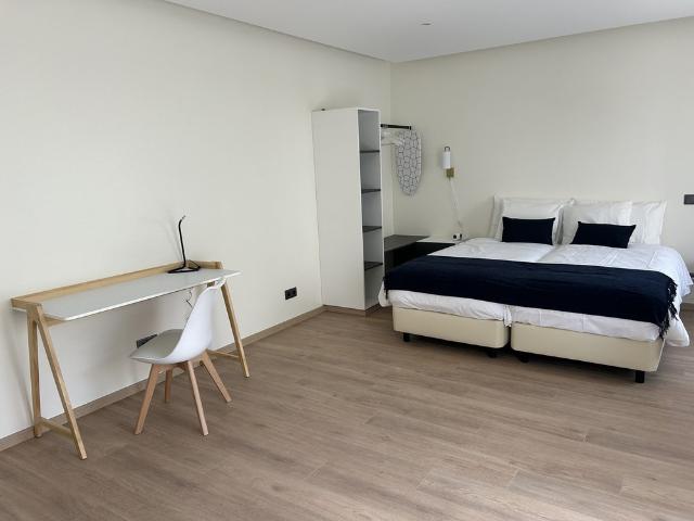 Faro Centre 1Gbps Fibre, Desk & Balcony Office