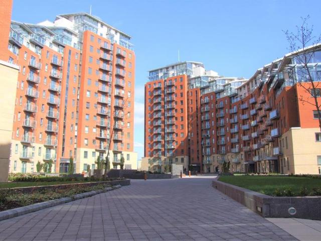 Faroe, City Island, Leeds 2 bed apartment to rent £1,050 pcm £242 pw
