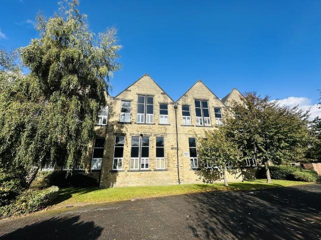 Farrar Court, Bramley, Leeds, West. 2 bed apartment to rent £750 pcm £173 pw
