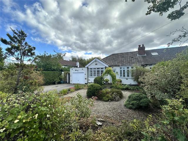 Farrar Lane, Adel, Leeds 3 bed bungalow to rent £1,795 pcm £414 pw
