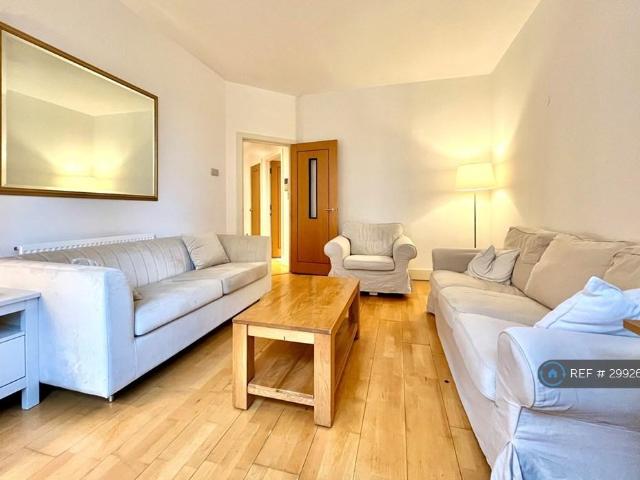 Farringdon Road, London, EC1M 1 bed flat to rent £2,730 pcm £630 pw