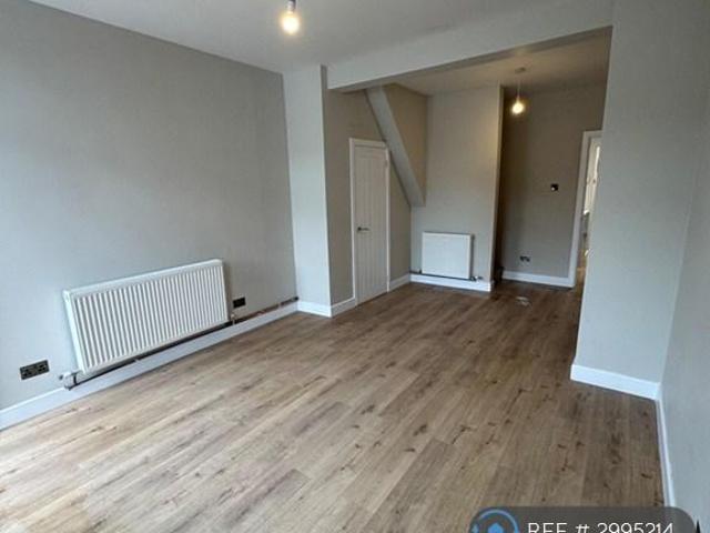 Farringdon St, Hull, HU5 2 bed terraced house to rent £750 pcm £173 pw