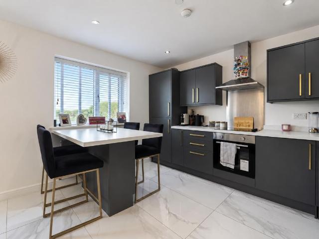 Farrier Close, Pendlebury, Swinton, Manchester M27, 2 bed flat to rent, £1,100 pcm | PrimeLocation