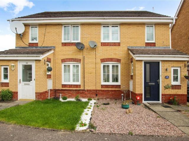 Farriers Way, Dunstable LU5 3 bed house to rent £1,650 pcm £381 pw