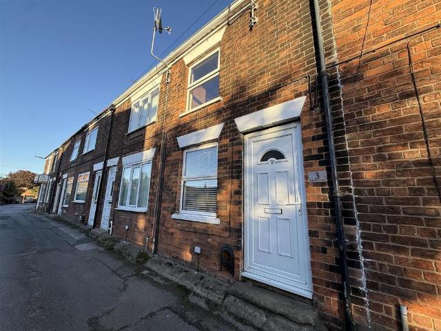 Farrishes Lane, South Ferriby. 2 bed terraced house to rent £625 pcm £144 pw