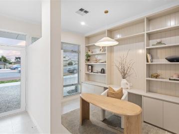 Fast Growing and Closer to CBD under $950,000