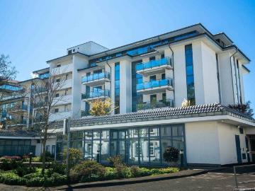 Fast Penthouse in 1A Rheinlage zwei Terrassen, Weitblick & Privatsphäre