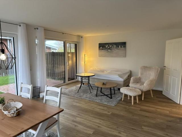 Fast schon meerverliebt – stilvolle möblierte 2 Zimmer Wohnung in Küstennähe zu vermieten!
