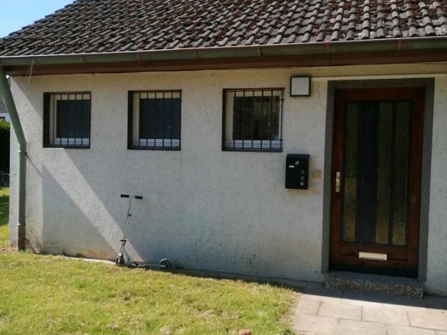 Fast wie ein Haus 3 Zimmer, Wohnküche, Bad, GästeWC, Terrasse