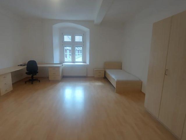 FAST 200 m² WOHNFLÄCHE IM ZENTRUM VON KREMS WARTEN AUF SIE!