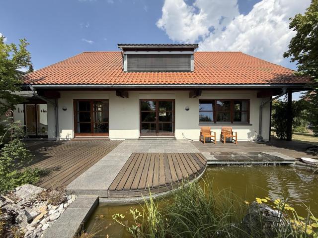 * * Faszinierendes Einfamilienhaus mit exklusiver Ausstattung * *