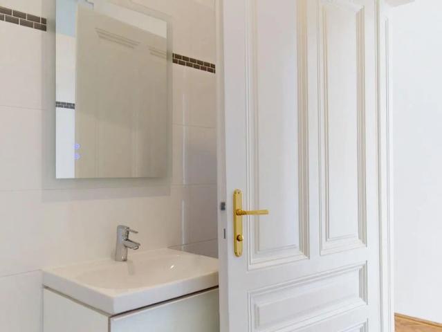Fasangartengasse/Klimtgasse: Loggiawohnung 2 1/2 Zimmer Erstbezug Unbefristet