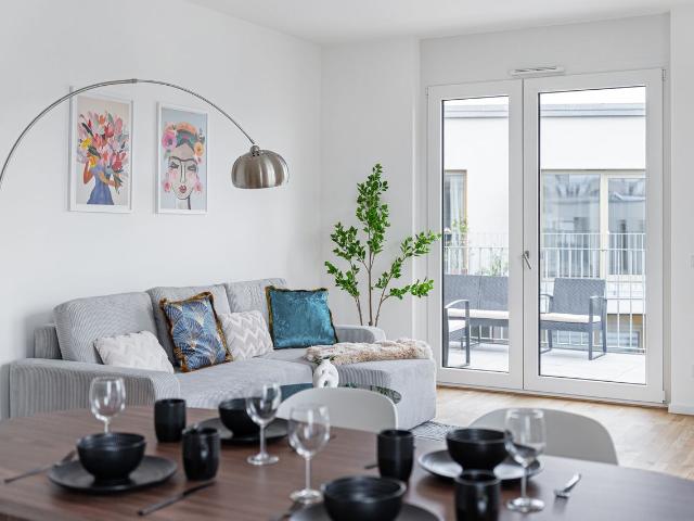 Fashionable 4 Room Apartment ART DECÓ I Balcony I Family friendly I next to Mercedes & US Army I Kitchen I Home Office, Boblingen Amsterdam Apartments for Rent