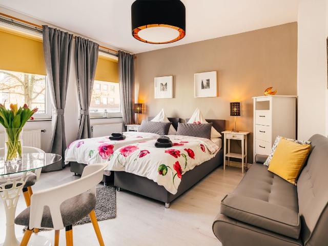 Fashionable 1 bedroom apartment for 2, Dusseldorf Amsterdam Apartments for Rent