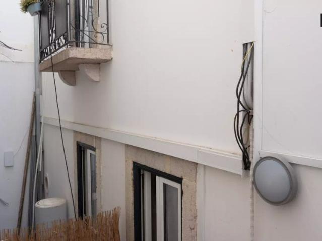 Fashionable 2 bedroom apartment for rent in Estrela