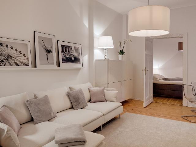 Fashionable, amazing bright, quiet and beautiful 2 room apartment in Tiergarten! 1000mb Wlan!