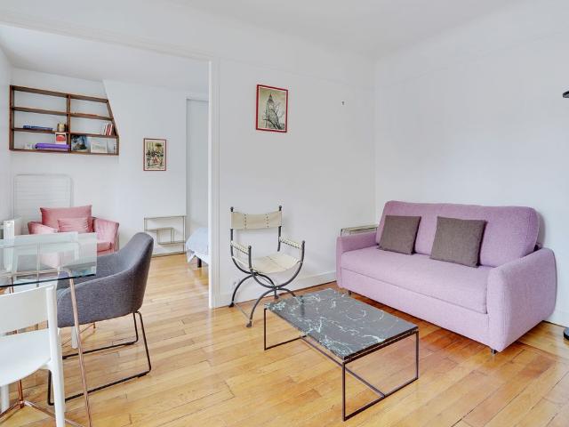 Fashionable and modern apartment in popular area, Paris Amsterdam Apartments for Rent
