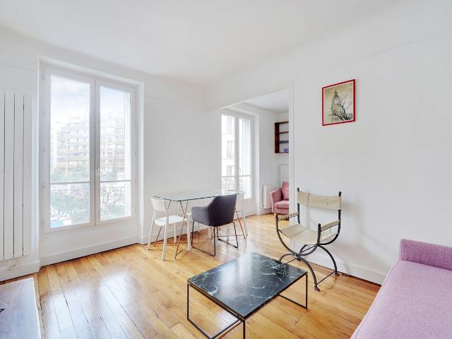 Fashionable and modern apartment in popular area, Paris Amsterdam Apartments for Rent
