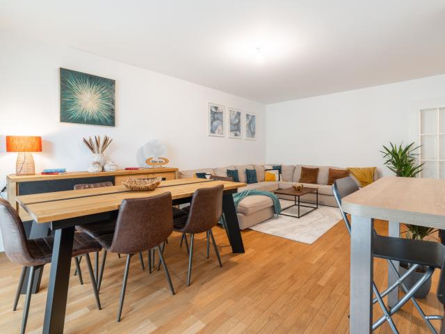 Fashionable and neat apartment with nice neighbours
