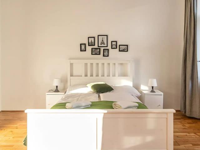 Fashionable & bright loft, Vienna Amsterdam Apartments for Rent