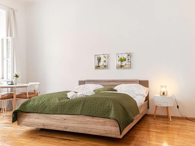Fashionable & cozy home conveniently located, Vienna Amsterdam Apartments for Rent