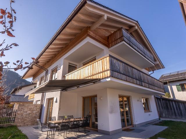 Fashionable, fantastic home Farchant