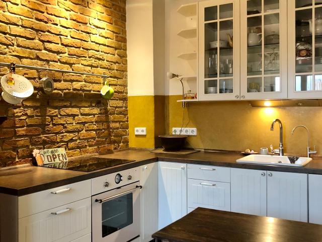 Fashionable & gorgeous flat near school Berlin, Berlin Amsterdam Apartments for Rent