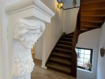 Fashionable, huge suite in Hameln, Hameln Amsterdam Apartments for Rent