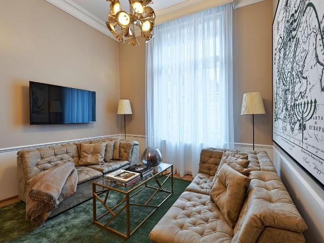Fashionable, nice apartment in vibrant neighborhood