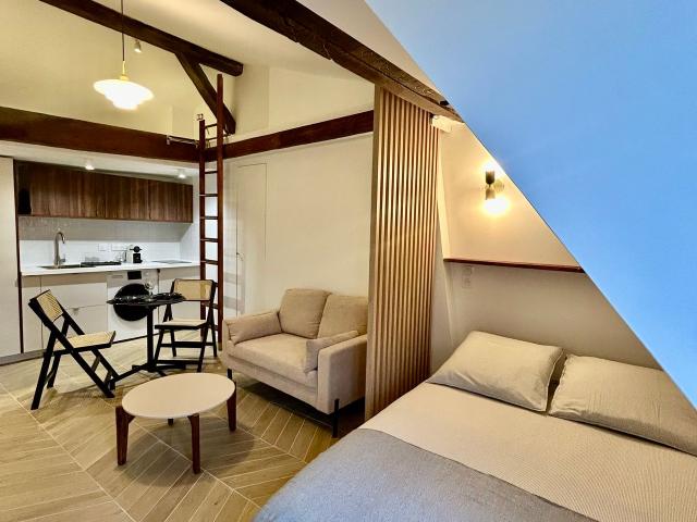 Fashionable & pretty studio great view!, Paris Amsterdam Apartments for Rent