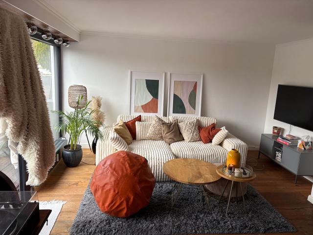 Fashionable, spacious apartment in Stuttgart, Stuttgart Amsterdam Apartments for Rent