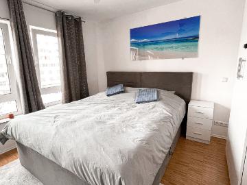 Fashionable, spacious suite in south Köln, Koln Amsterdam Apartments for Rent