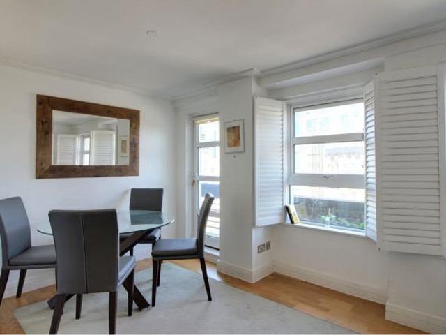 Fashionable Spitalfields E1 Whole Flat to Let