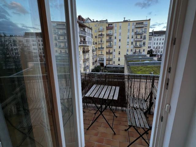 Fashionable studio apartment in Prenzlauer Berg, Berlin Amsterdam Apartments for Rent
