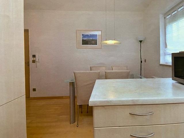Fashionable studio in quiet street, Stuttgart Amsterdam Apartments for Rent