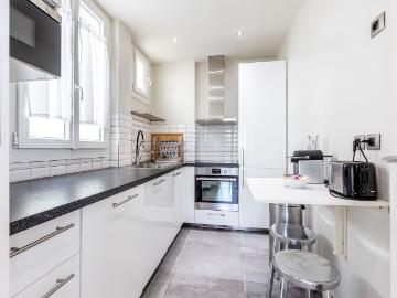 Fashionable studio in the heart of town, Paris Amsterdam Apartments for Rent