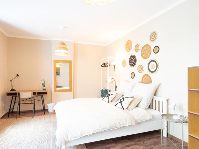 Fashionable suite in Bielefeld, Bielefeld Amsterdam Apartments for Rent