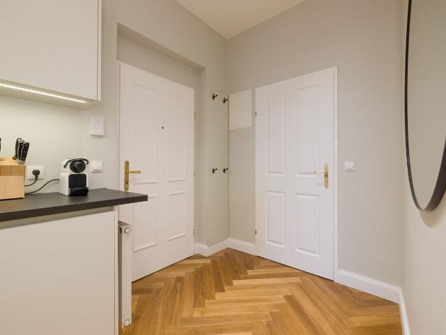 Fashionable suite in nice area, Vienna Amsterdam Apartments for Rent
