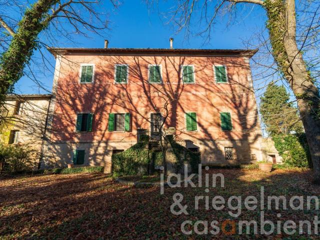 Fattoria toscana vicino a Siena con 65 ettari di terreno 1872m² Sovicille