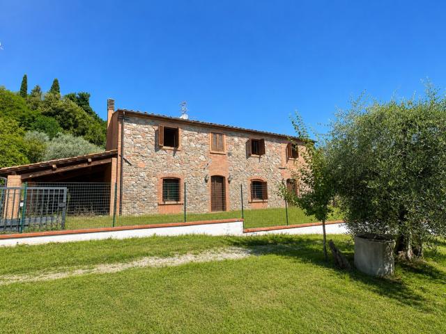 Fattoria in pietra con uliveto in vendita a Terricciola, Tos. 240m² Terricciola