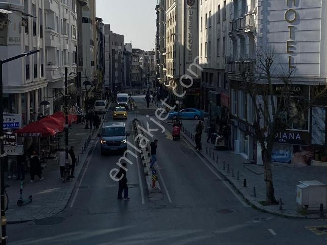 Fatih Vezneciler Metro Durağına Yakın Kiralık Eşyalı 1+0 Dairele