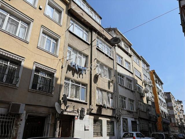 Fatih Akşemsettin Mah. Aynı Binada 3 Daire Satılık