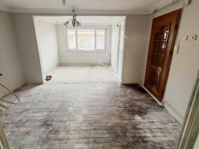 Fatih Akşemsettin'de Kiralık 2+1 Daire, 5. Kat, 85m²