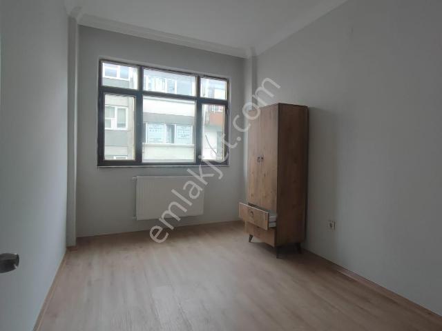 Fatih Aksaray Mahallesinde /2+1/85m2/4. Kat/ Satılık Daire
