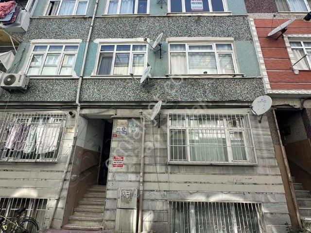 Fatih Şehremini Mevlanakapıda Ara Kat Masrafsız Daire