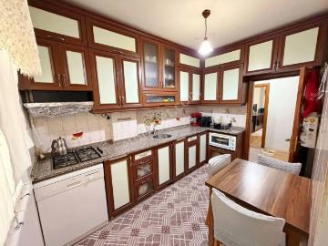 Fatih Emlak Tan Fevziçakmak Ta 1 Kat 3+1 Kiralık Daire