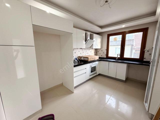 Fatih Emlaktan Üçevler Cami Yakını Kiralık 4+2 Dubleks