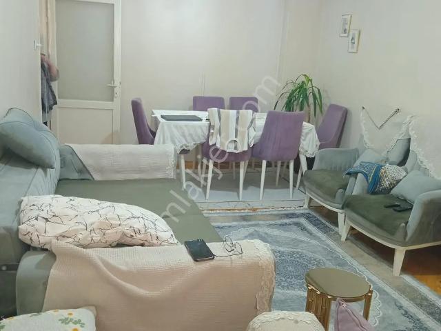 Fatih Hırka i Şerif Mahallesi'nde Satılık 2+1 Merkezi Daire