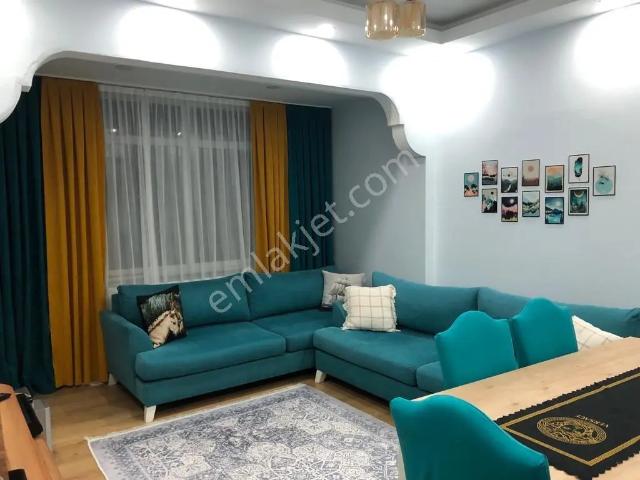 Fatih Hırka i Şerif Mahallesinde 2+1 70m2 Satılık Daire