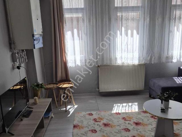 Fatih Karagümrükte Eşyalı Temiz 1+1 Kiralık Daire